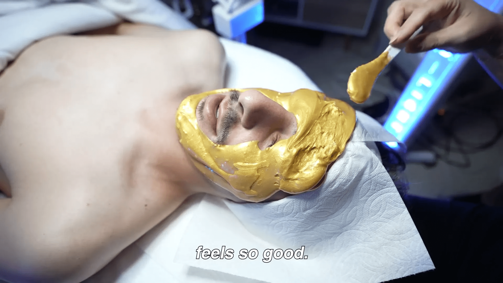 24 ayar altın maske uygulaması